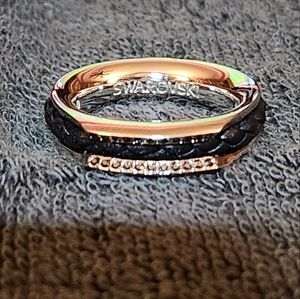 Mens Swarovski silver tone ring with crystals and leather style